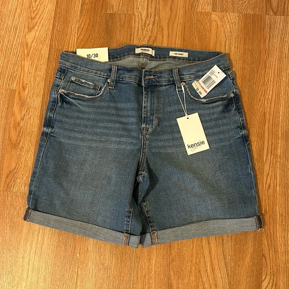 Kensie denim shorts’ new with tags. Size 10 - Picture 1 of 5